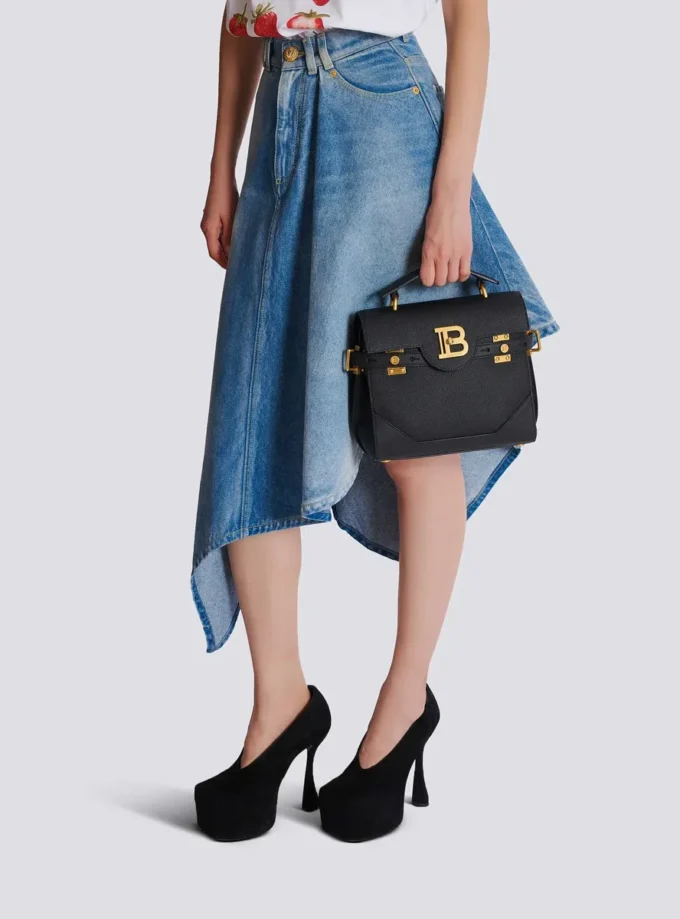 B-Buzz 23 grained leather bag