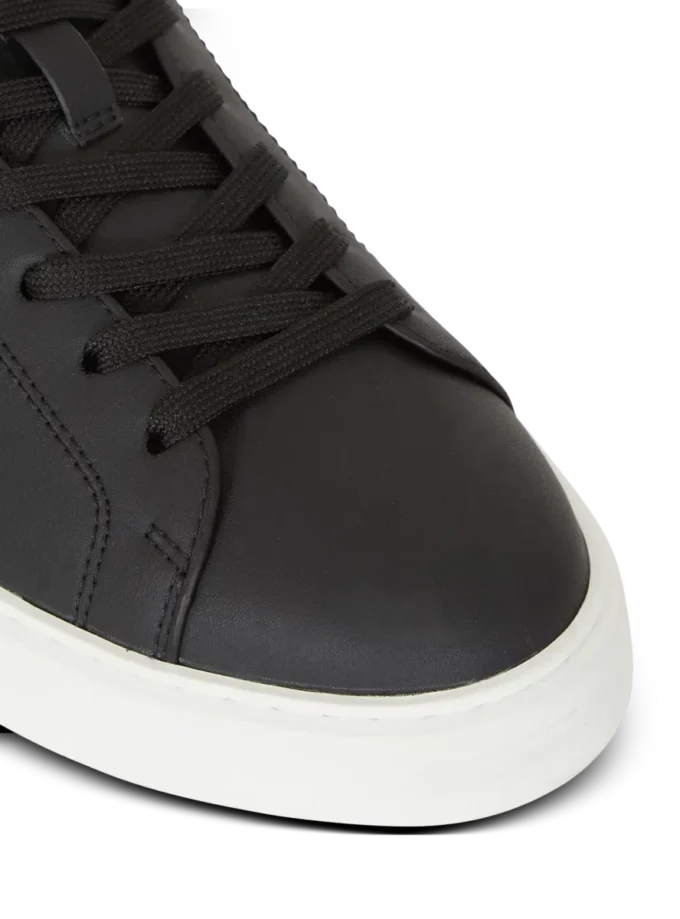 B-Court trainers in calfskin B-Court trainers in calfskin