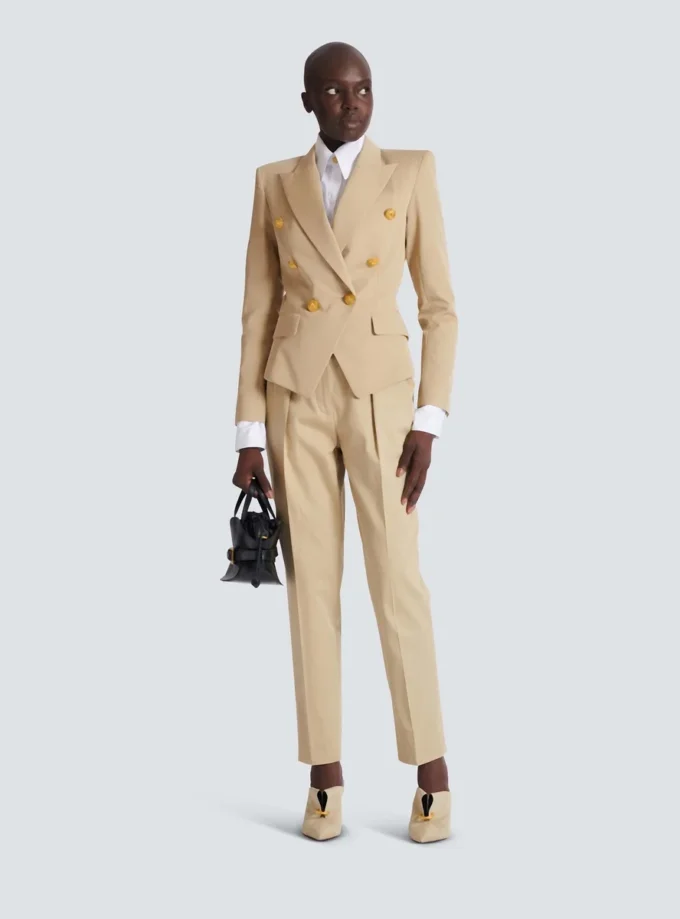 Darted 7/8 trousers in cotton gabardine Darted 7/8 trousers in cotton gabardine