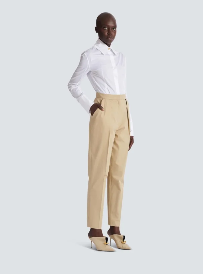 Darted 7/8 trousers in cotton gabardine Darted 7/8 trousers in cotton gabardine