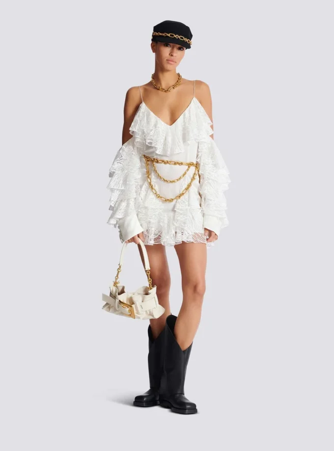 Flowing dress with lace ruffles Flowing dress with lace ruffles