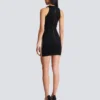 Short sleeveless dress with plaid embroidery Short sleeveless dress with plaid embroidery
