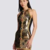 Short sleeveless dress with plaid embroidery Short sleeveless dress with plaid embroidery