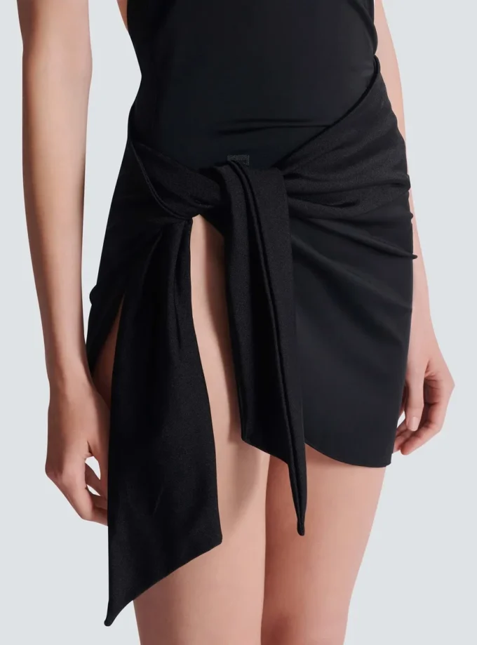 Tie sarong
